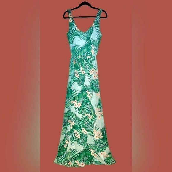 NEW Kendall Maxi Dress in Hanalei Dream with V-Neck, Elastic Waist, & Leg Slit S - Picture 8 of 14
